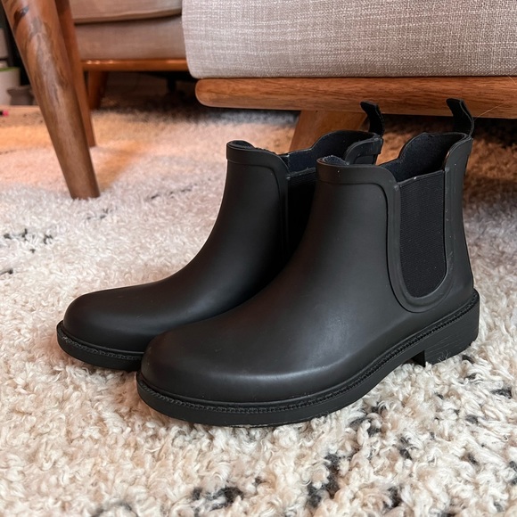 Madewell Shoes - Madewell Chelsea rain boot, black, US 7